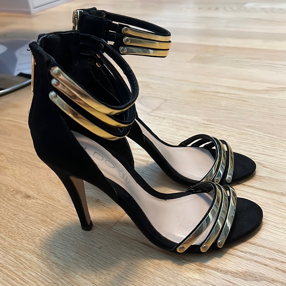 Aldo black and gold heels🖤